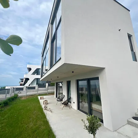 Slow Living House Vilă *